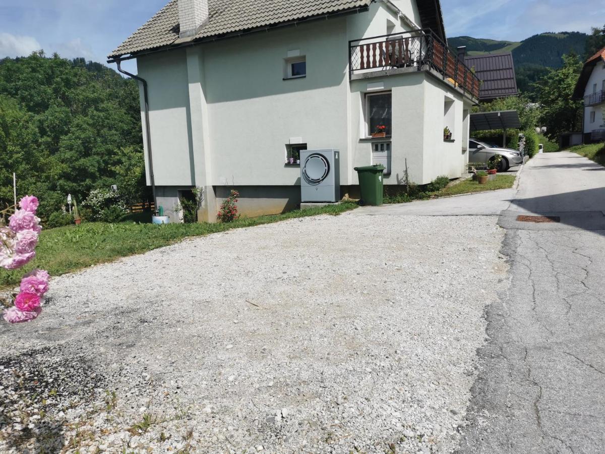 Apartma Rekar - A House, Where You Can Relax In The Embrace Of Nature Jesenice Exterior photo